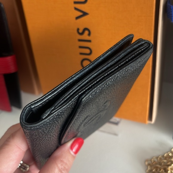 🔥EUC Chanel caviar bifold wallet🔥 Full inclusion - Picture 9 of 10